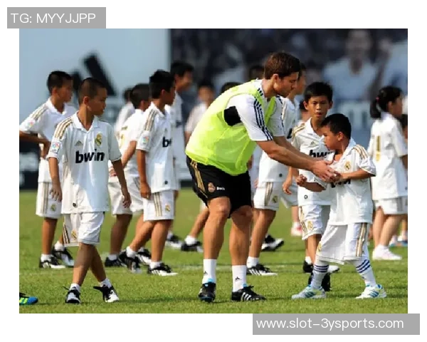 足球专业教练如何培养青少年球员的技能与团队合作精神